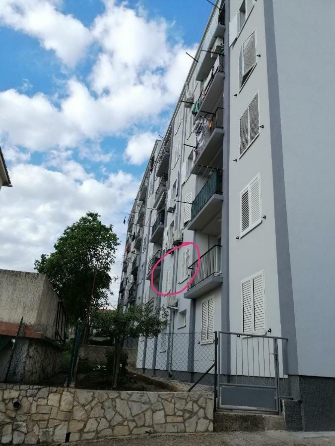 PUY Studio Apartment Mila מראה חיצוני תמונה