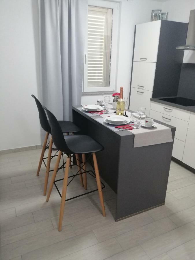 PUY Studio Apartment Mila מראה חיצוני תמונה